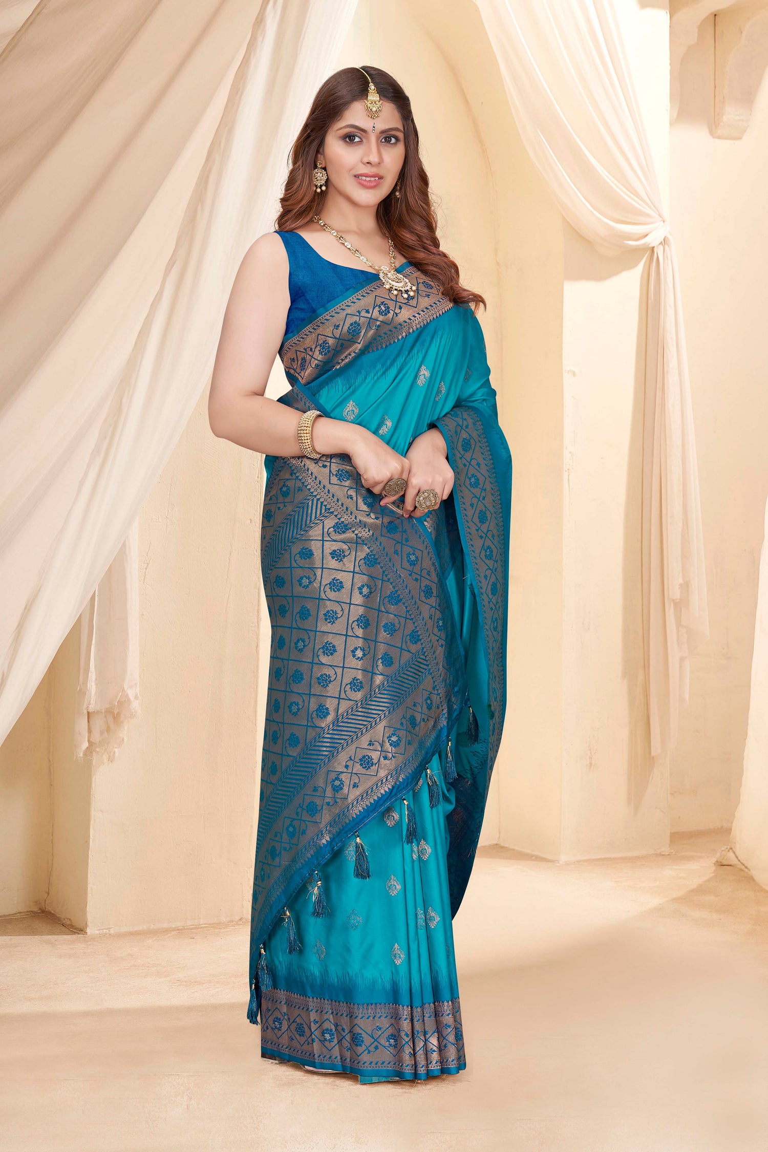 Luxuries Pure Silk Blue Color Saree