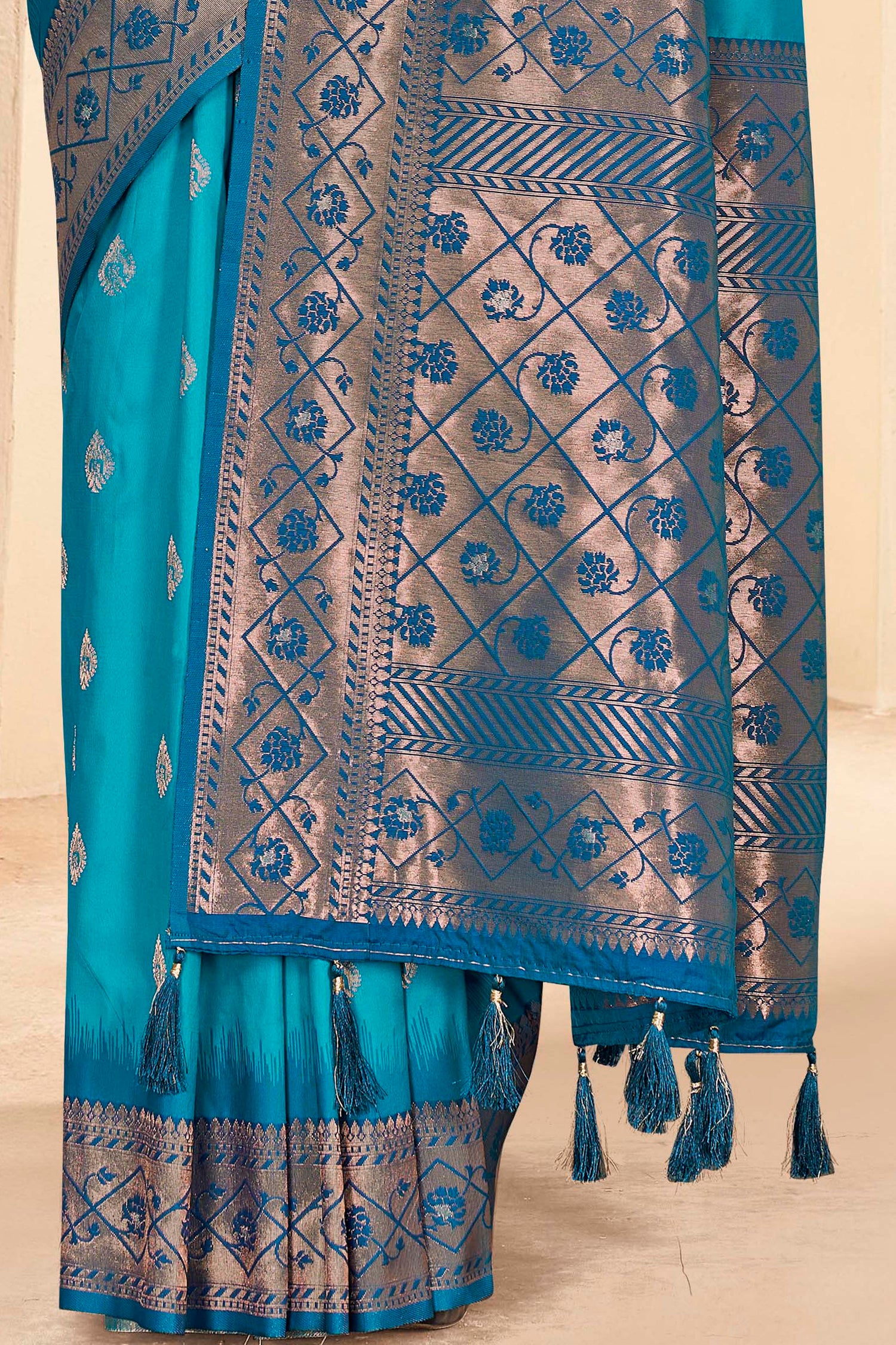 Luxuries Pure Silk Blue Color Saree