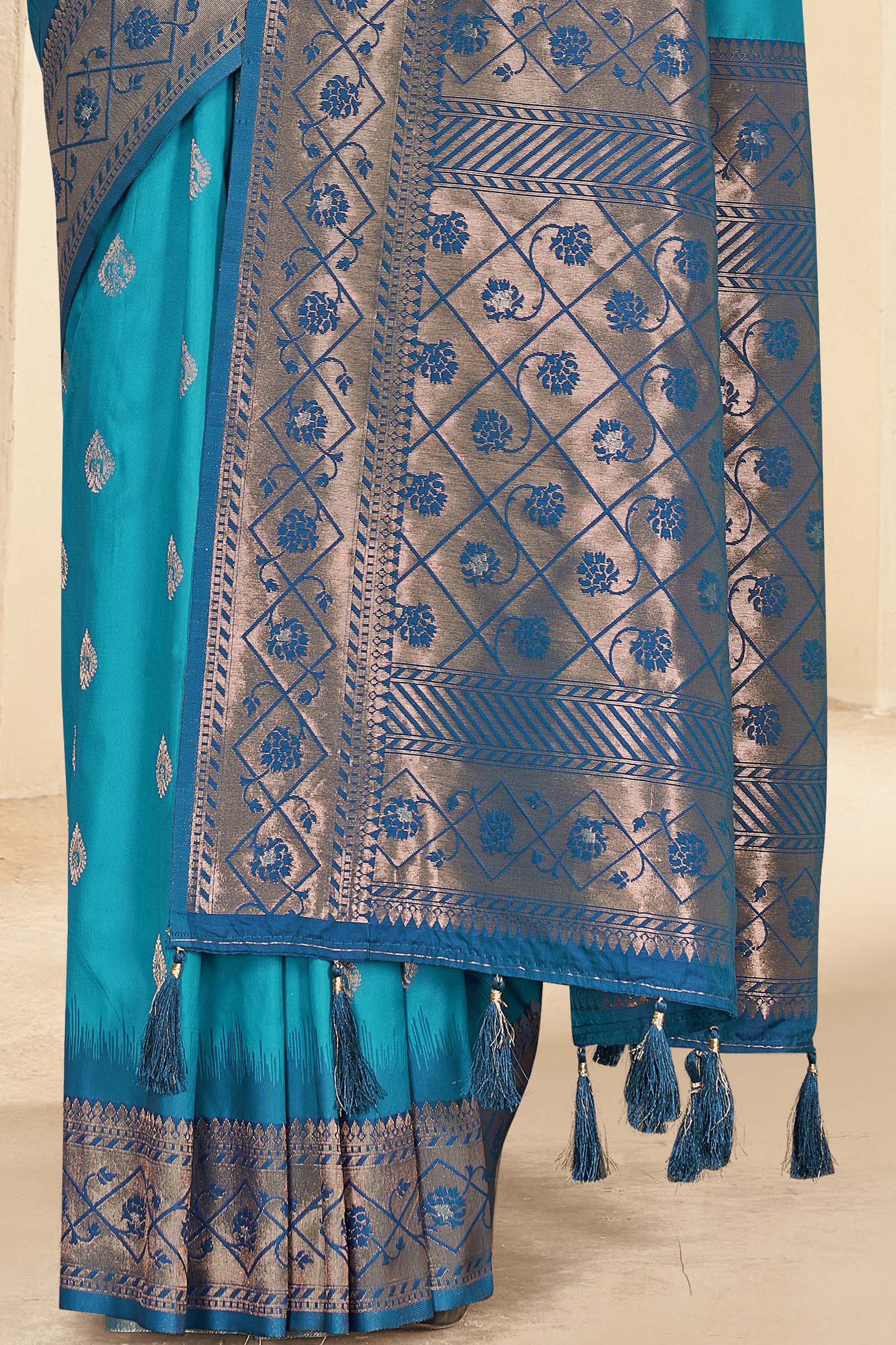 Luxuries Pure Silk Blue Color Saree