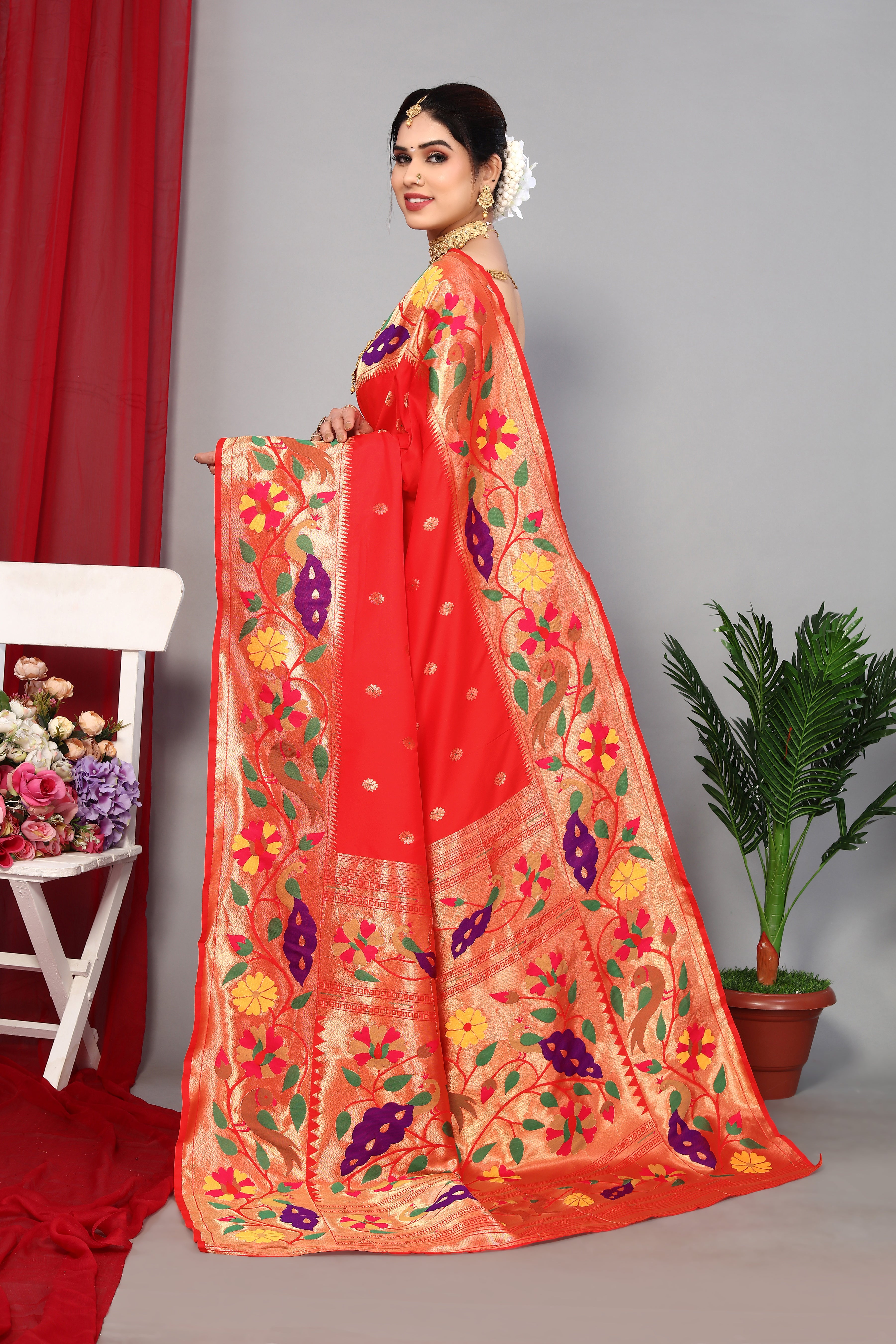 Beautiful Red Color Paithani Silk Sareer