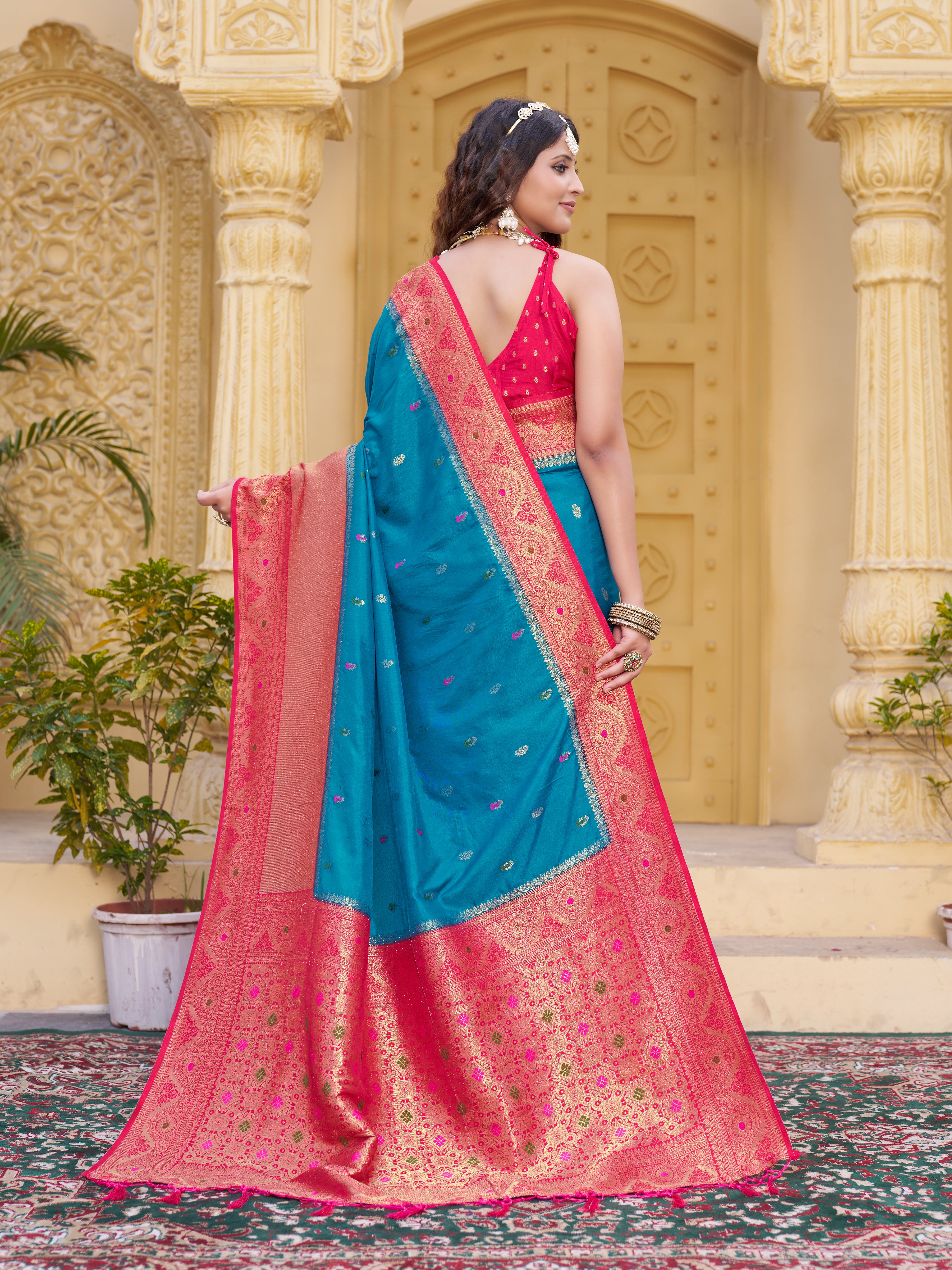 Glamorous Stylish Silk Saree