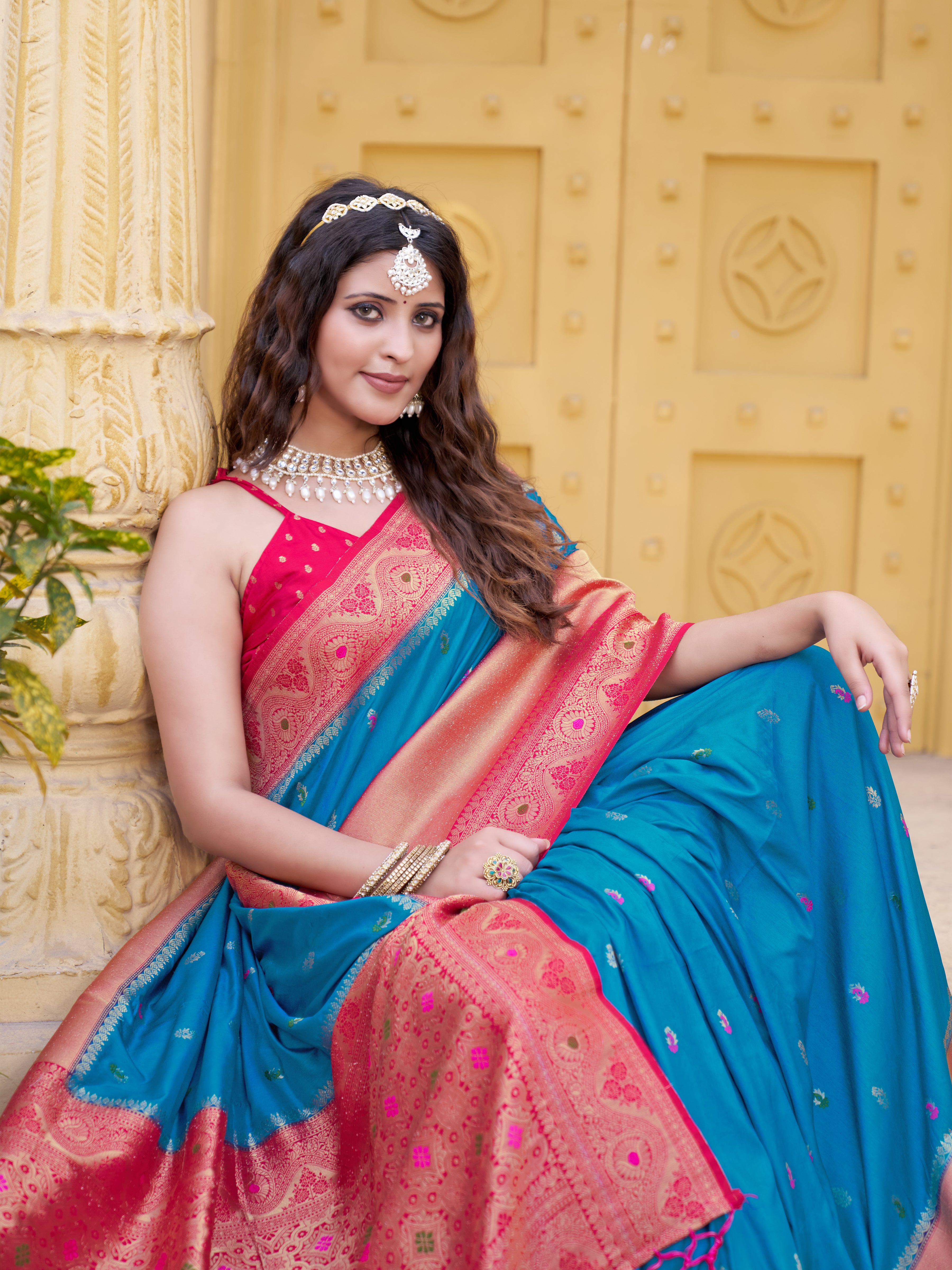 Glamorous Stylish Silk Saree
