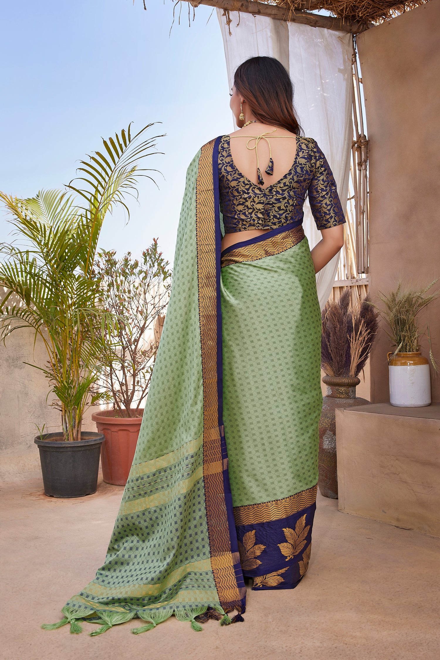 Beautiful  Crafted  Aura Silk Saree