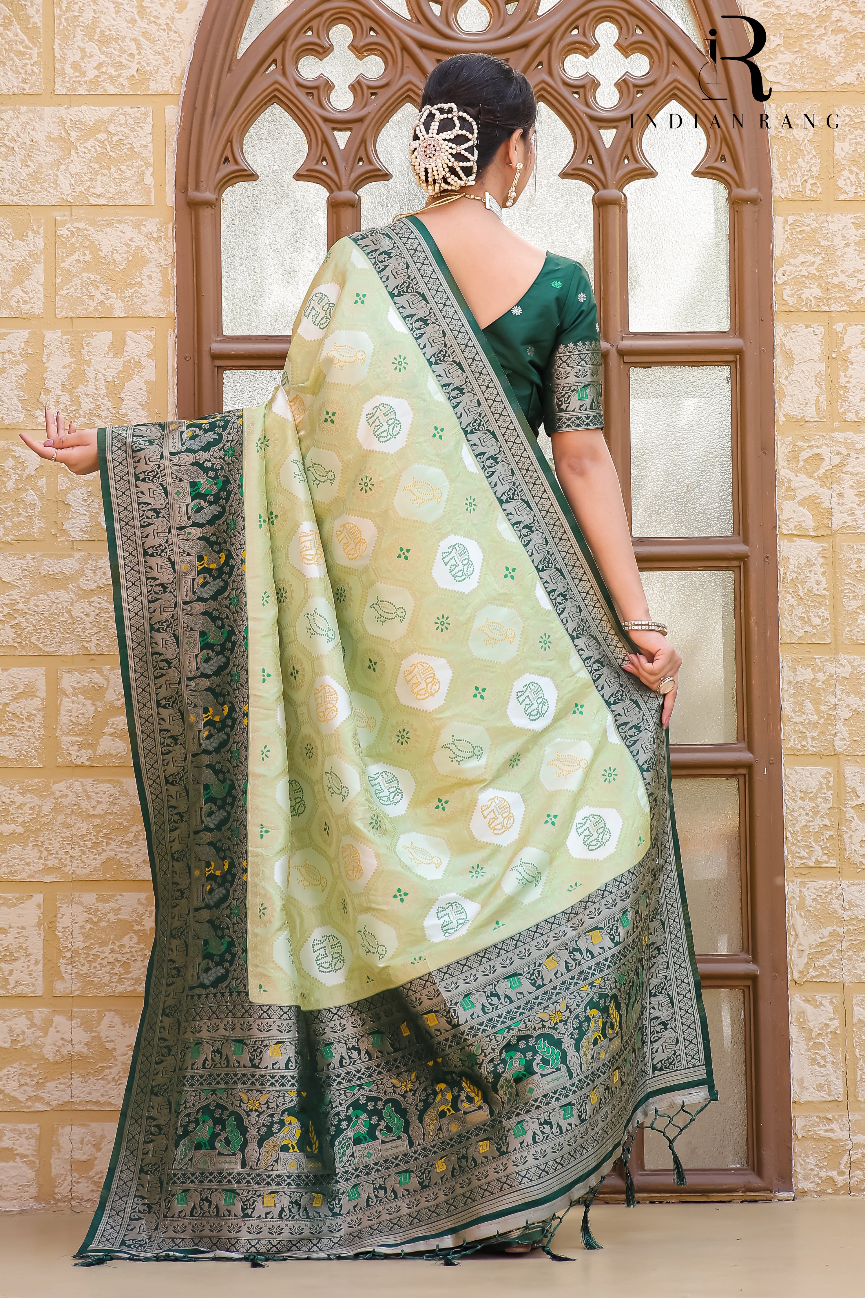 Trendy Designer Dola Silk Soft Saree