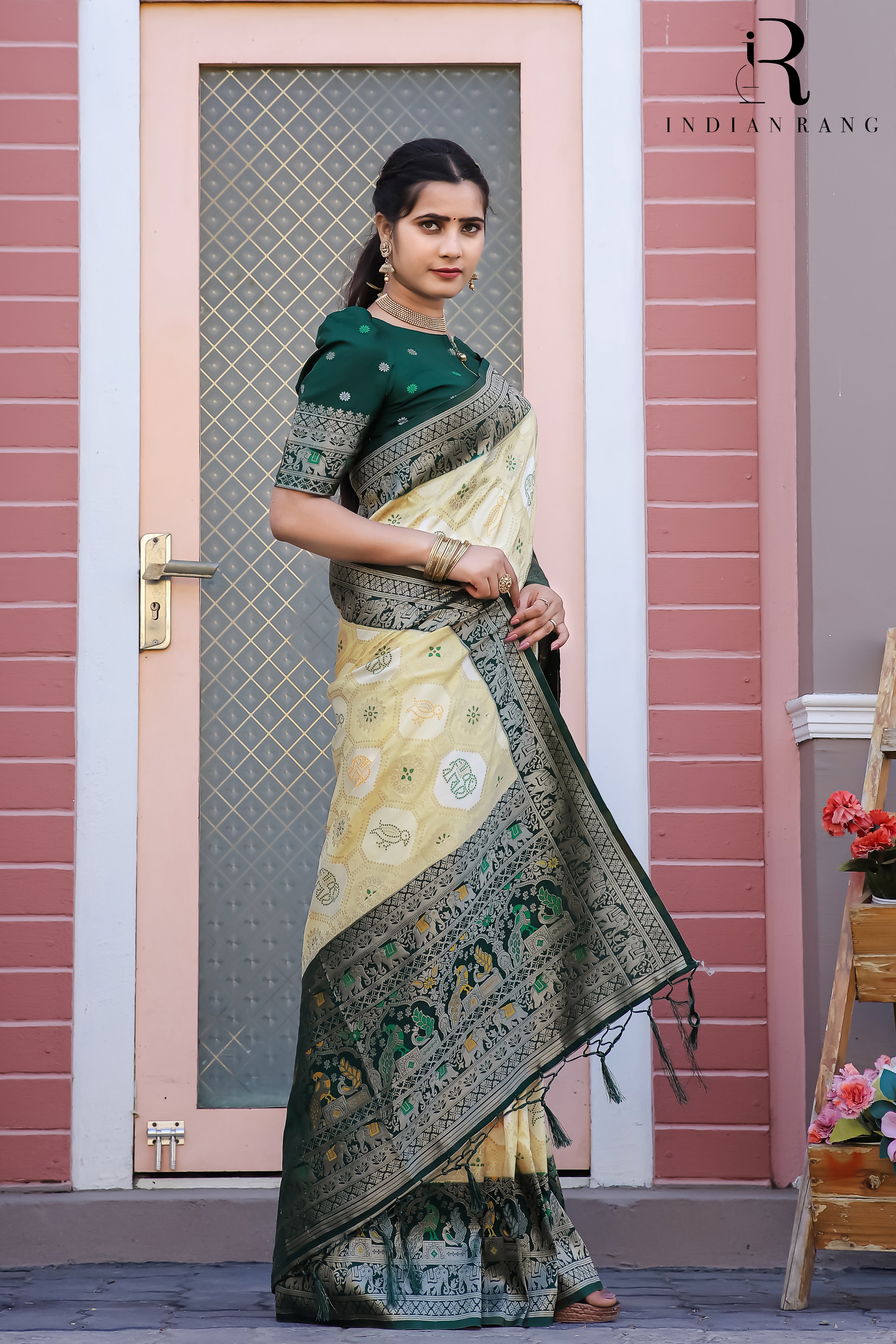 Latest Pure Dola Silk Trading Saree