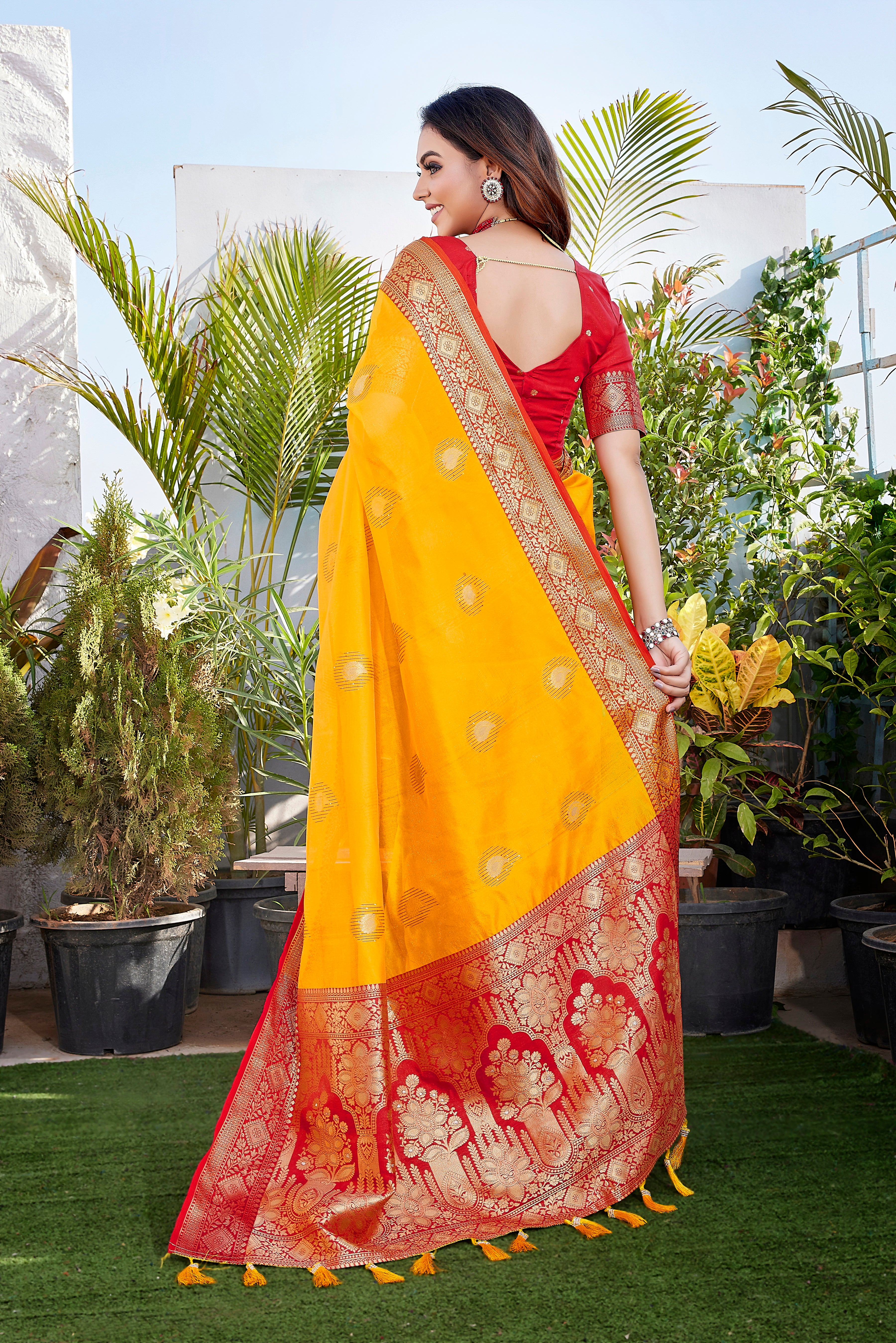 Yellow Designer Khicha Silk Soft Saree