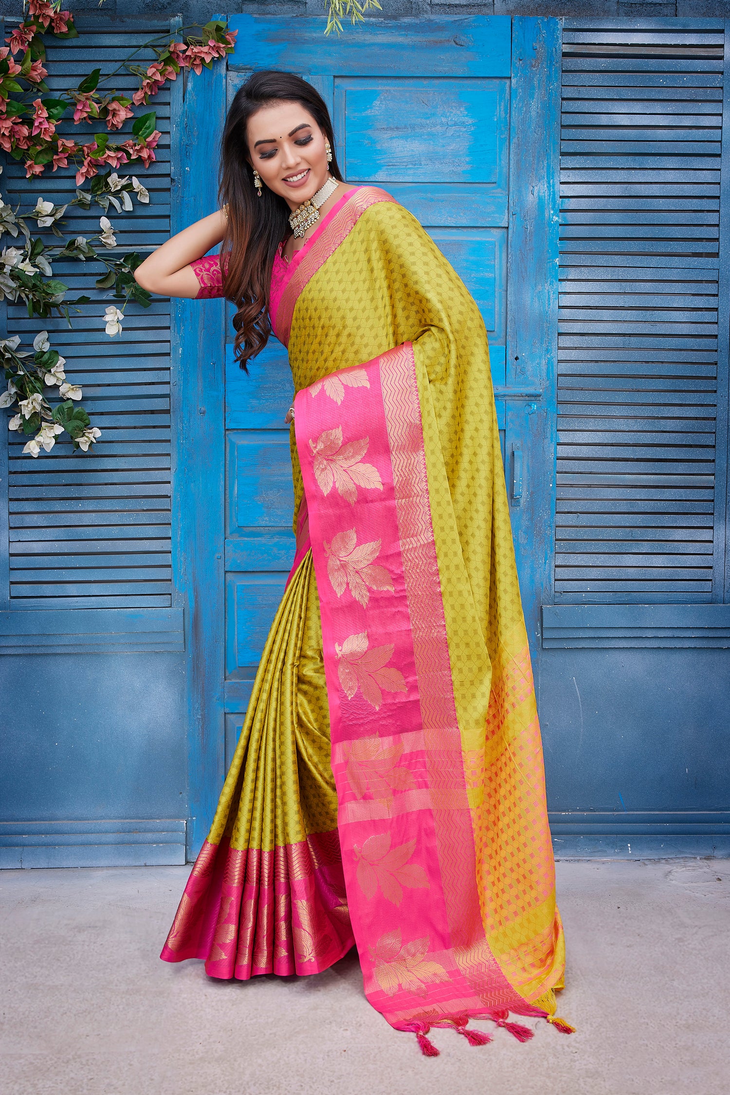 Latest Design Green Color Aura Pure Silk Saree