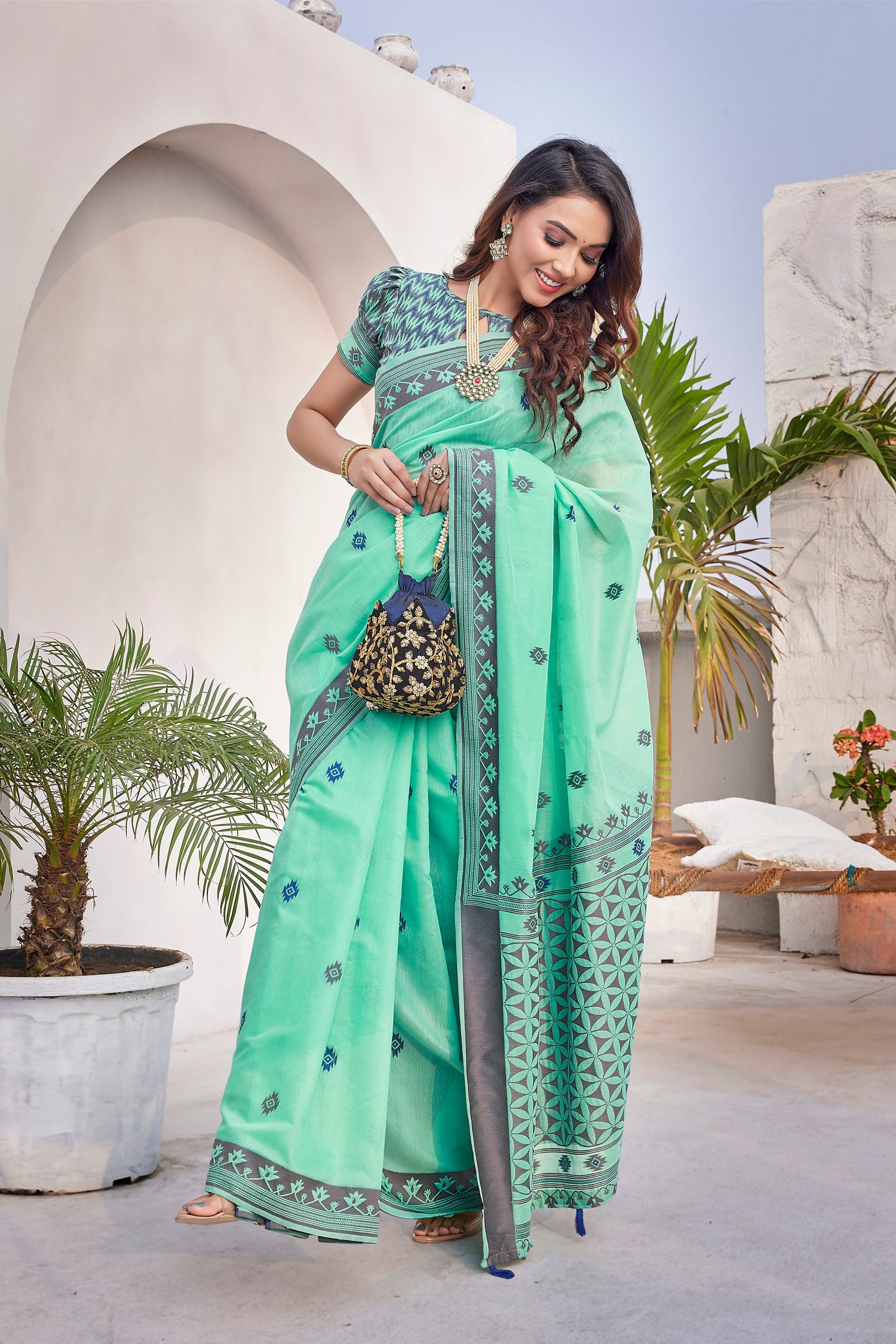 Handloom Cotton Silk Green Color Latest Saree