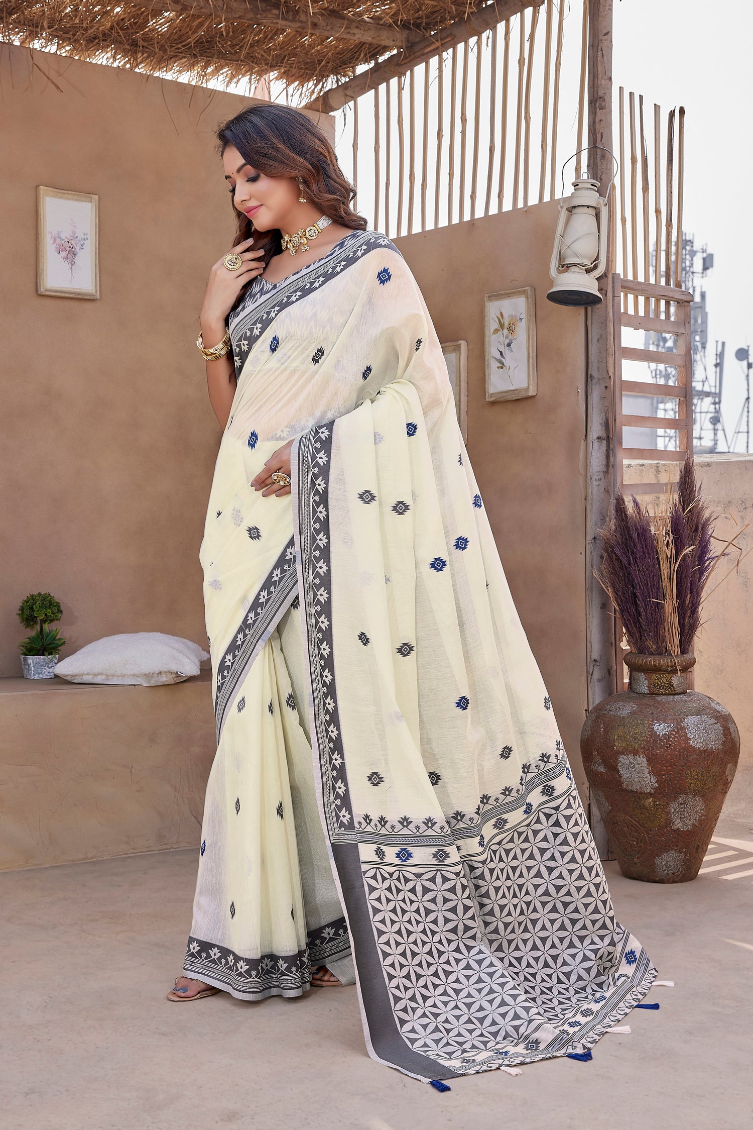 Royal Handloom Cotton Silk White Color Saree